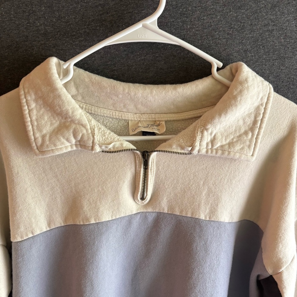Women’s Universal Thread size L / Large Pullover - Picture 3 of 7